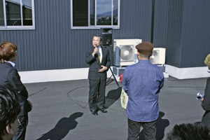 「こんなくだけた落成式は初めてです」